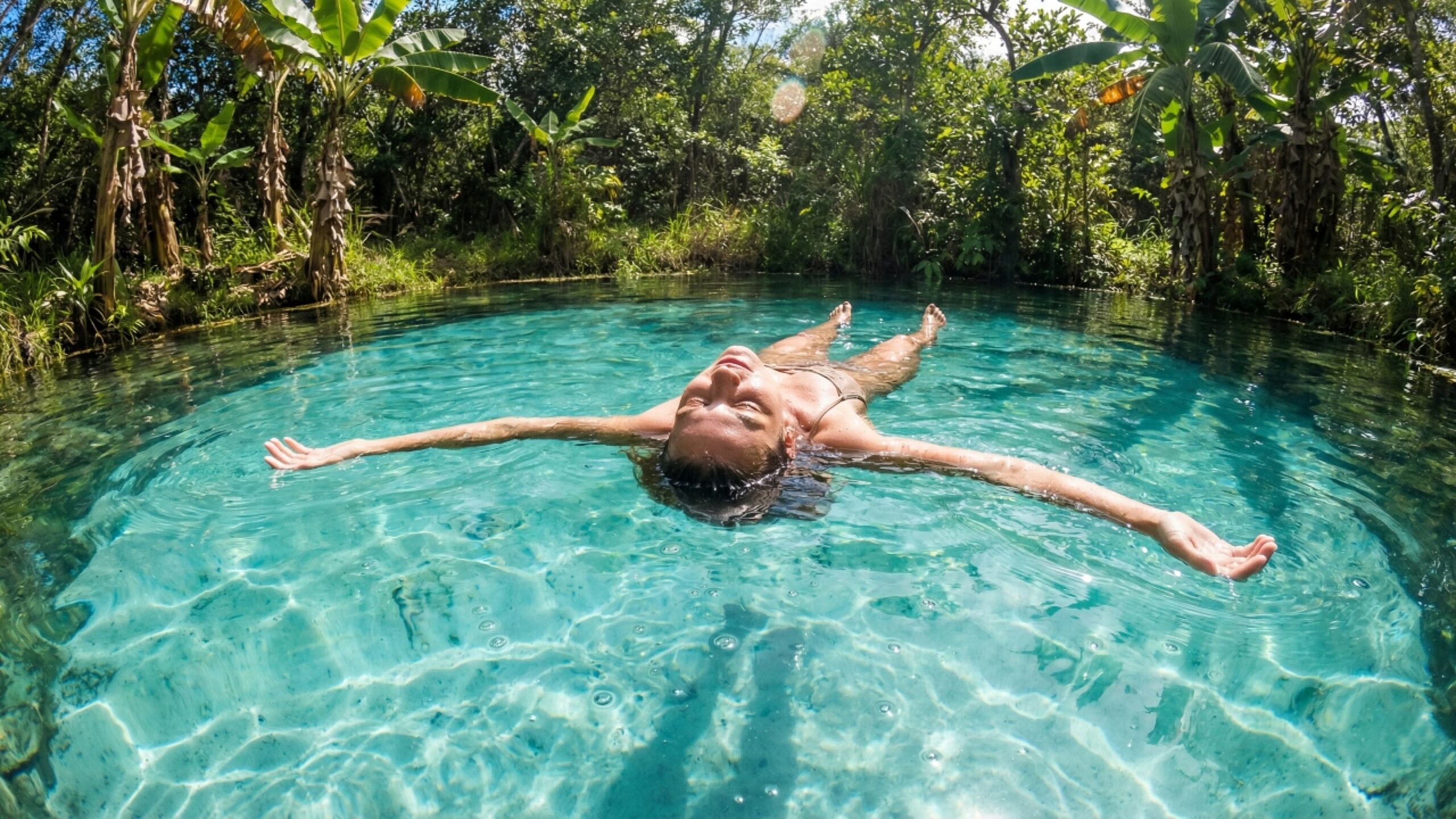 O deserto que não seca: dunas douradas, água cristalina e o lugar onde ninguém consegue afundar