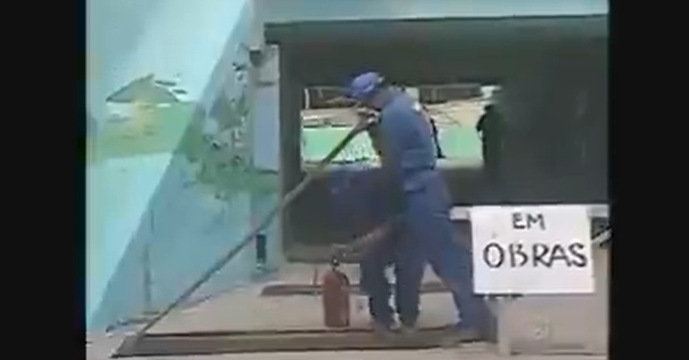 Pegadinha do Programa Silvio Santos nos arquivos de Jeffrey Epstein?