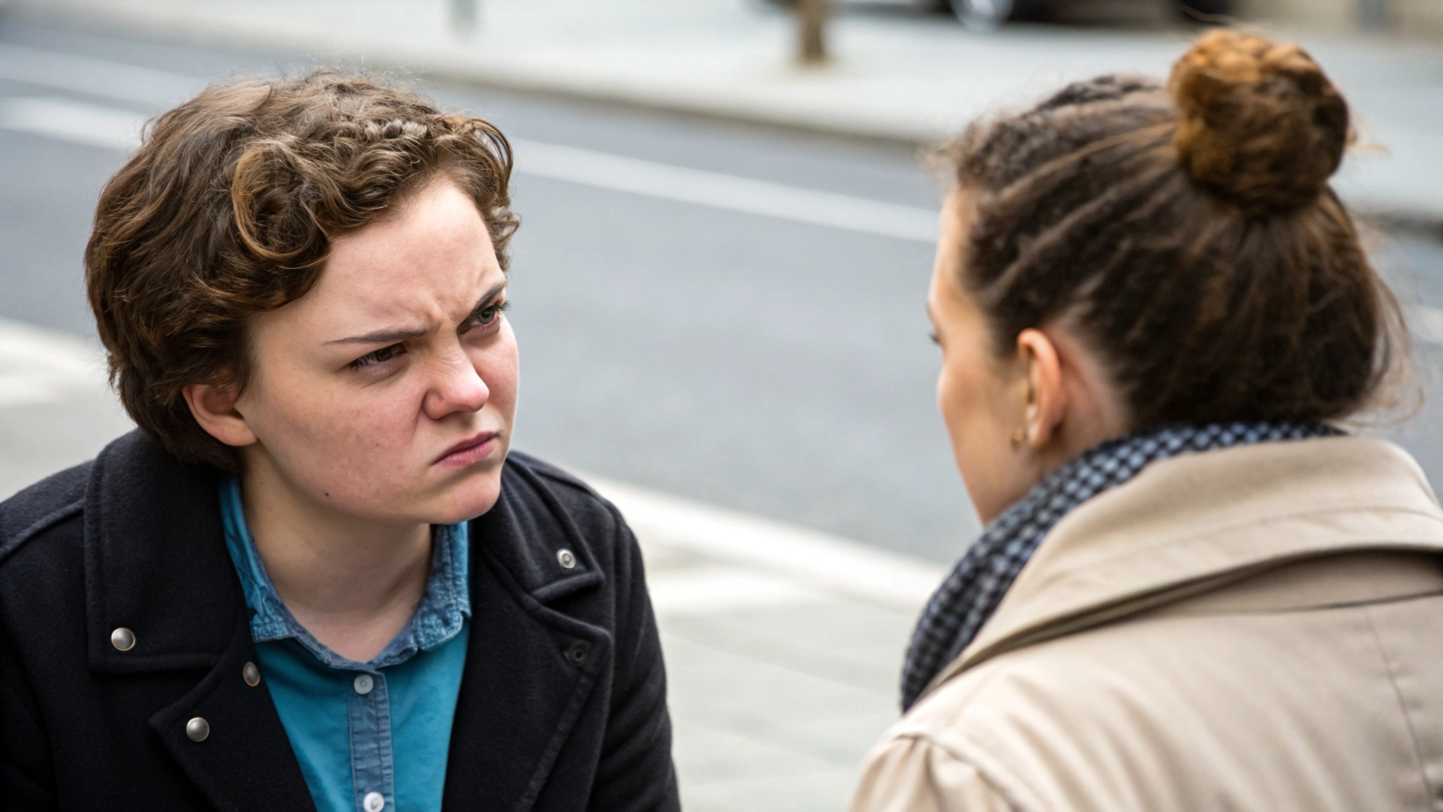 Se alguém faz isso com você, ela te odeia em silêncio