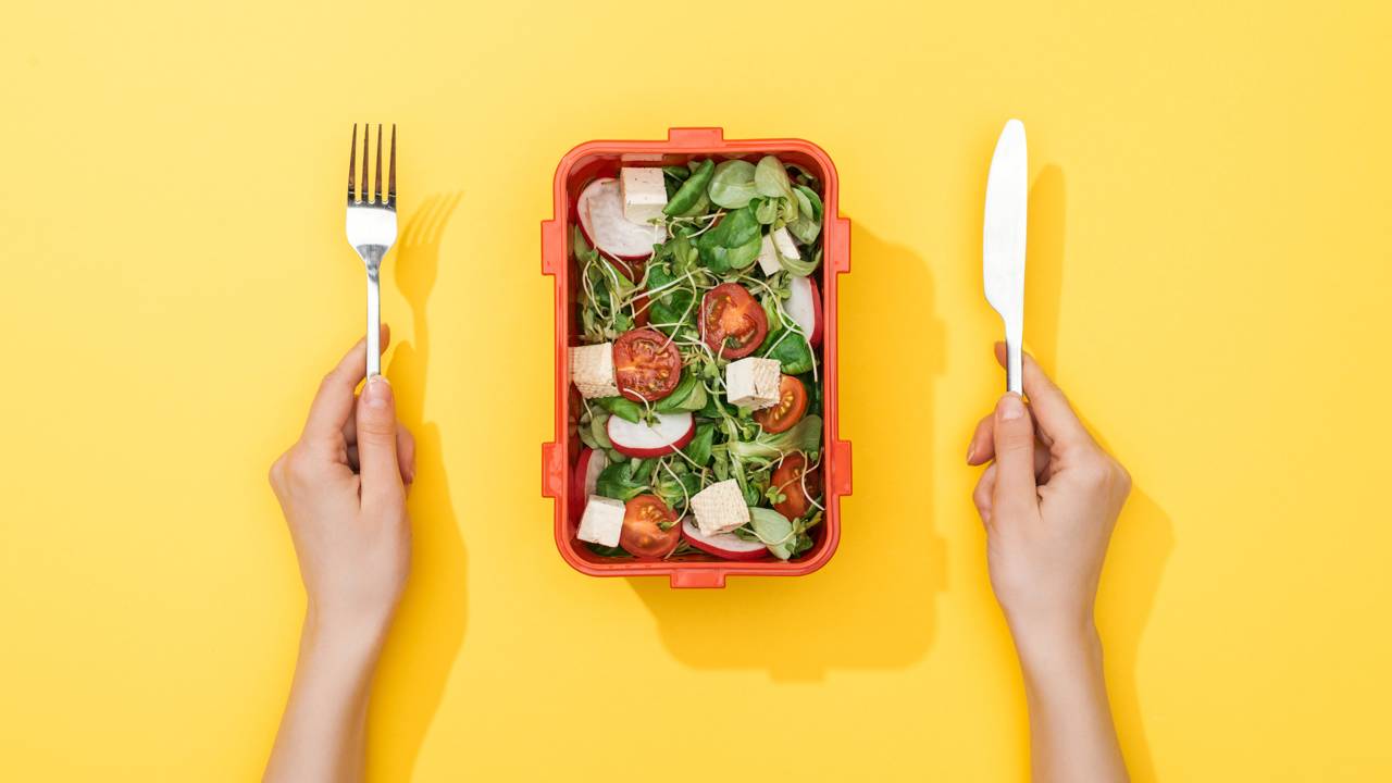 O que acontece com o corpo se você comer apenas uma vez por dia