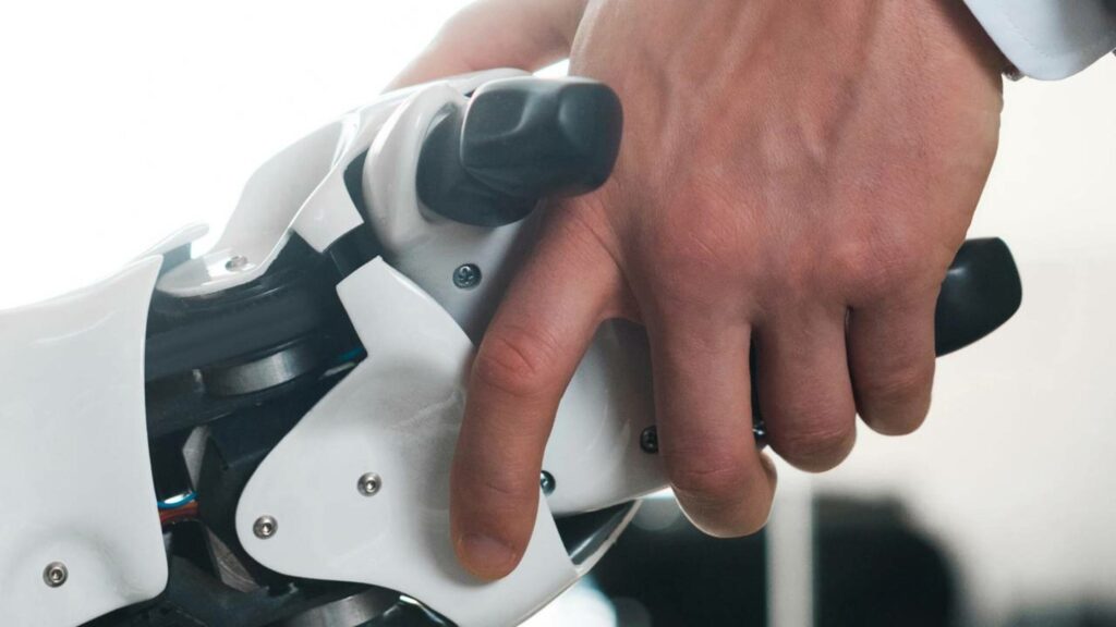 China bota seus robôs no palco em grande show de artes marciais