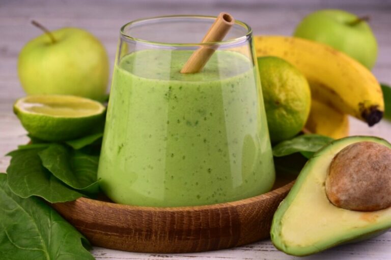 Abacate no lanche da tarde: 4 receitas que ajudam a emagrecer e cuidar do colesterol