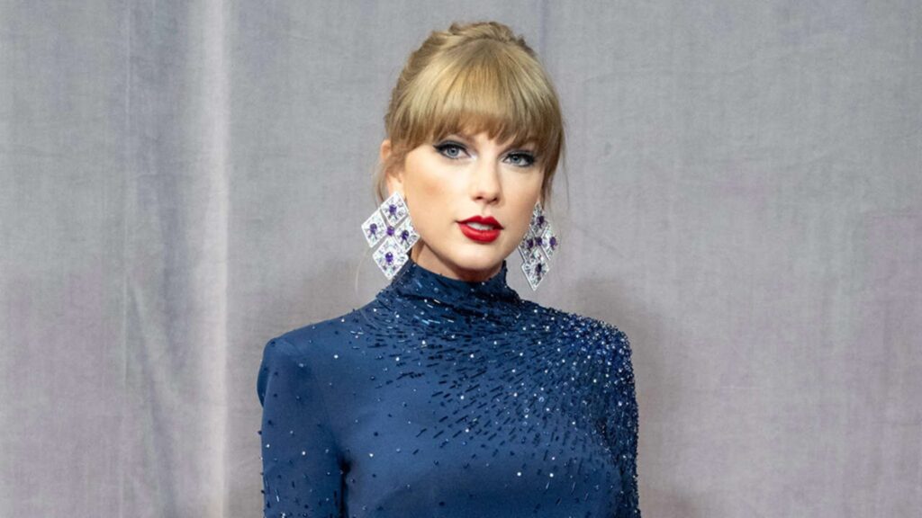 Taylor Swift é a artista musical mais vendida de 2025
