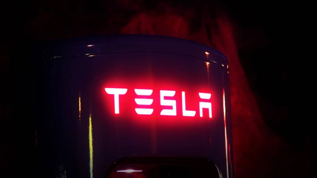 Elon Musk revelou as tecnologias secretas da Tesla para 2026 que quase ninguém esperava