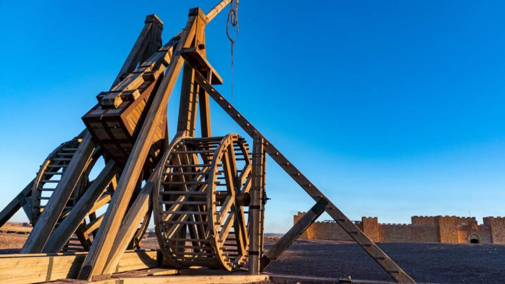 Trebuchet, a arma de cerco “perfeita” abandonada depois da pólvora