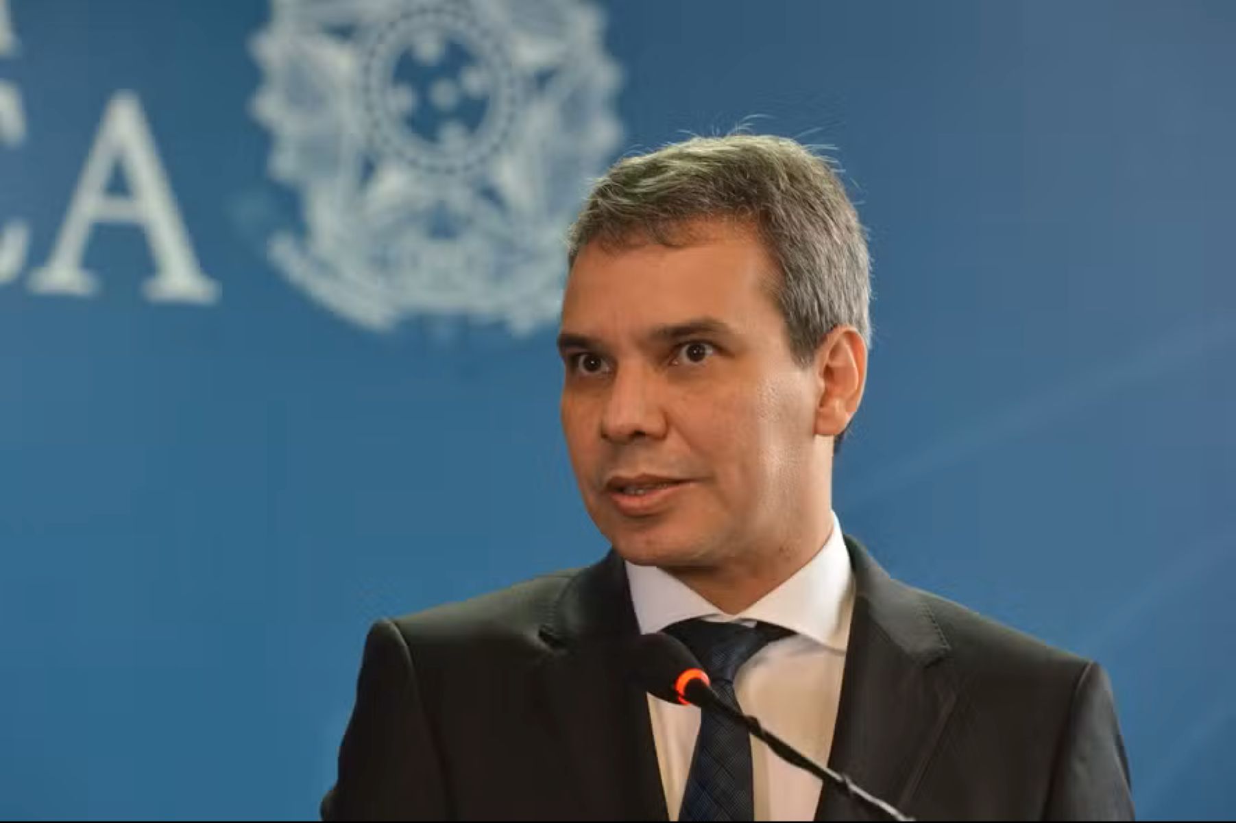 Brasil e Interpol firmam parceria contra narcotráfico sul-americano