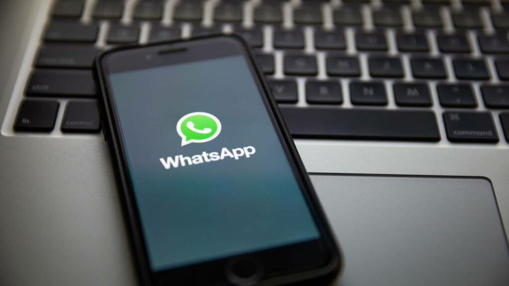 Como salvar fotos do WhatsApp no pendrive e liberar espaço no celular de forma simples