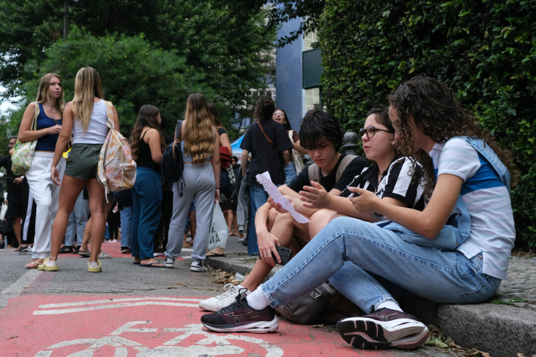 Dennys Xavier na Crusoé: A ilusão do ensino “público, gratuito e de qualidade”