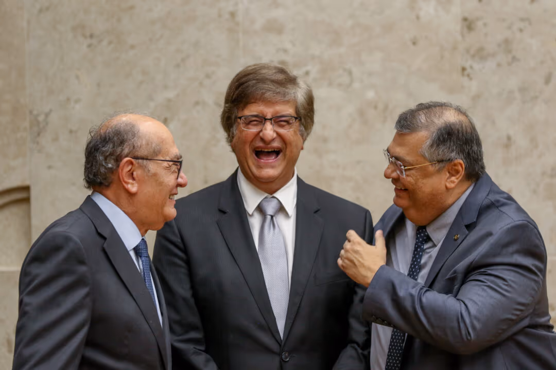 Leonardo Barreto na Crusoé: Ninguém segura a mão de ninguém