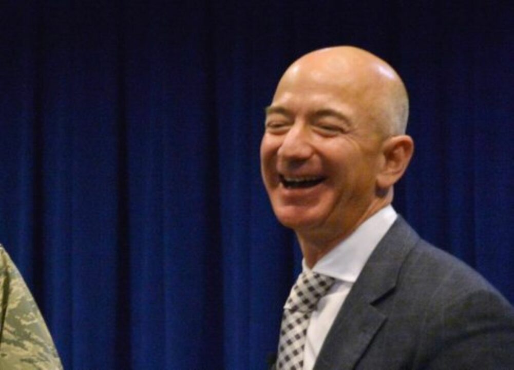 Bezos vende US$ 350 milhões em ações da Amazon