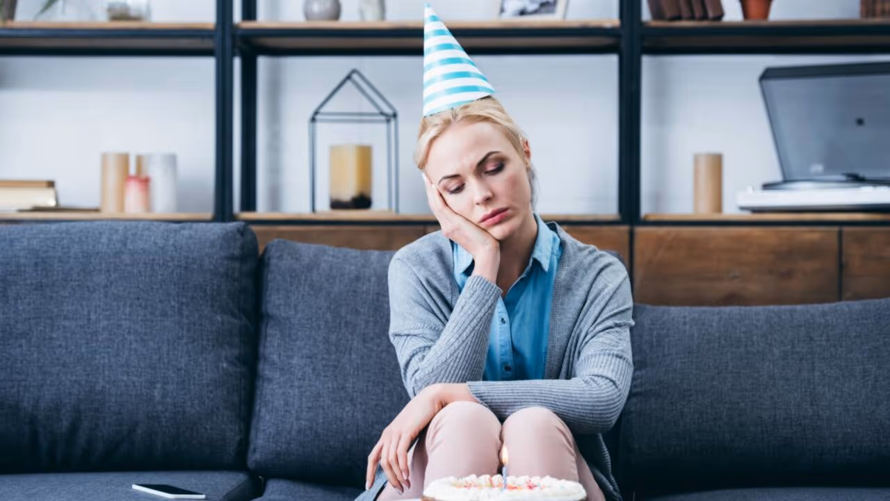 5 revelações da psicologia sobre pessoas que não gostam de comemorar o próprio aniversário