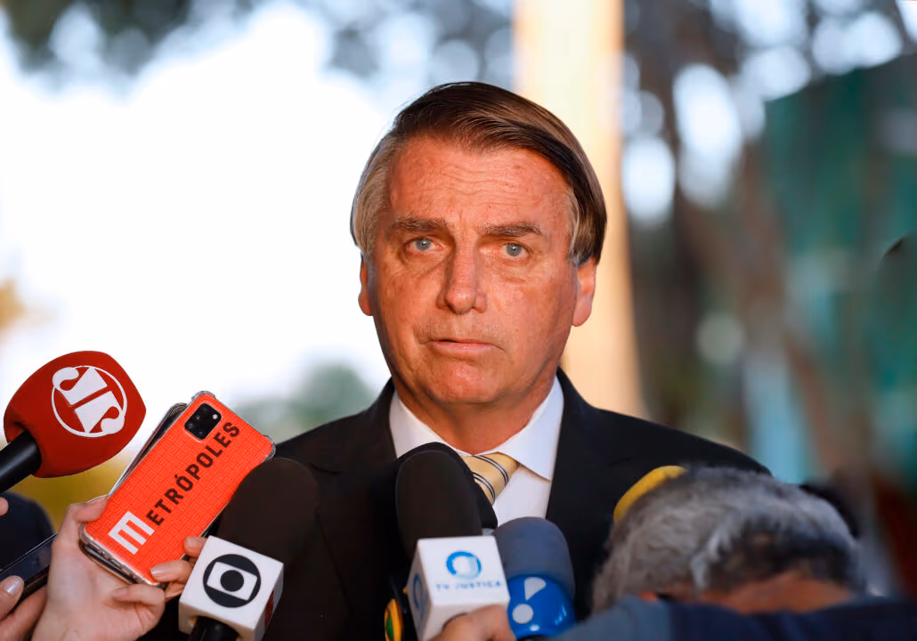 PGR defende prisão domiciliar humanitária para Bolsonaro