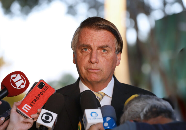 PGR defende prisão domiciliar humanitária para Bolsonaro