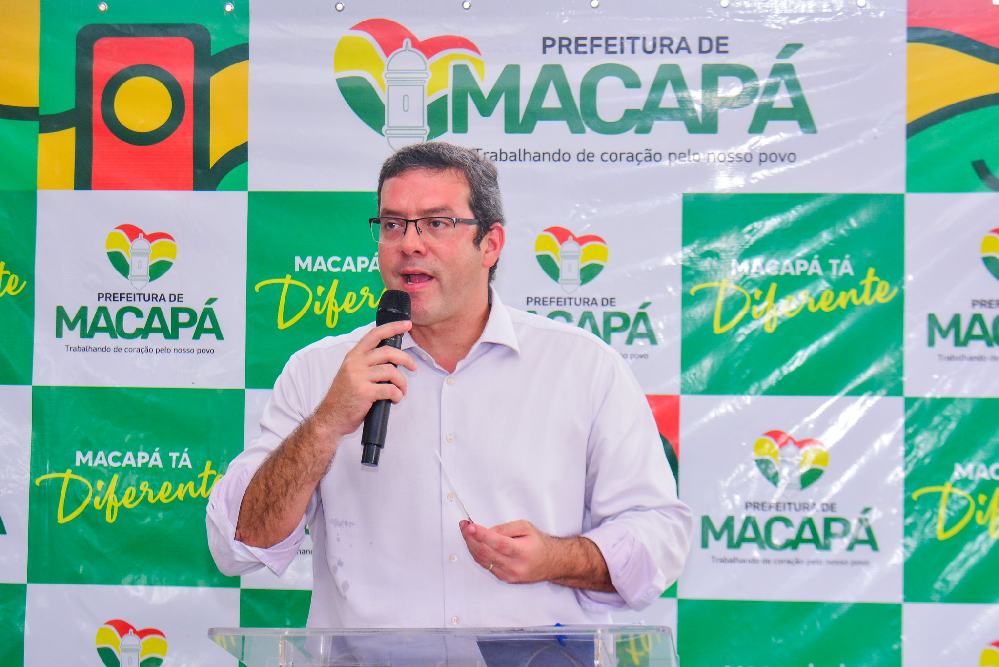Prefeito afastado de Macapá renuncia ao cargo