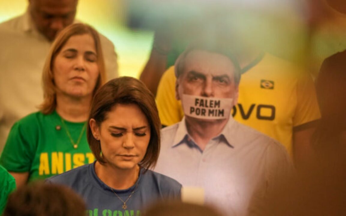 Michelle quer reunião com Moraes para pedir domiciliar a Bolsonaro