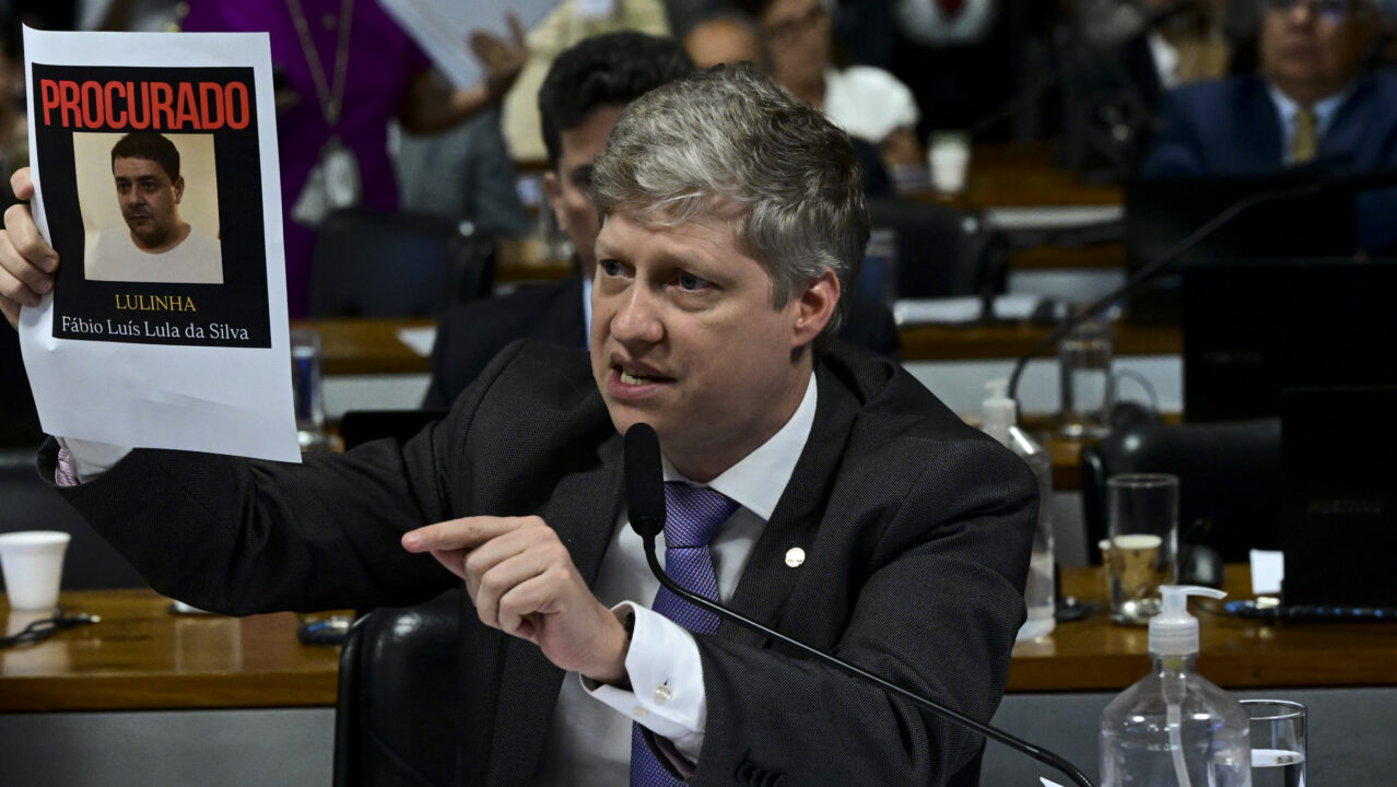 “Flávio Bolsonaro e Zema estão no nosso palanque”, diz Van Hattem