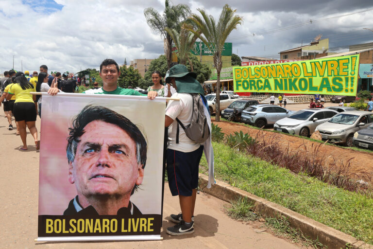 PT pede urgência para PL que barra anistia a Bolsonaro