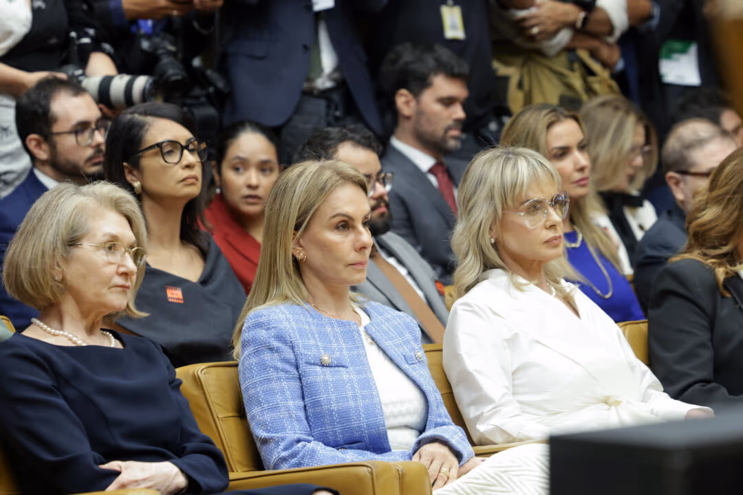 Crusoé: Todas as contradições de Viviane Moraes