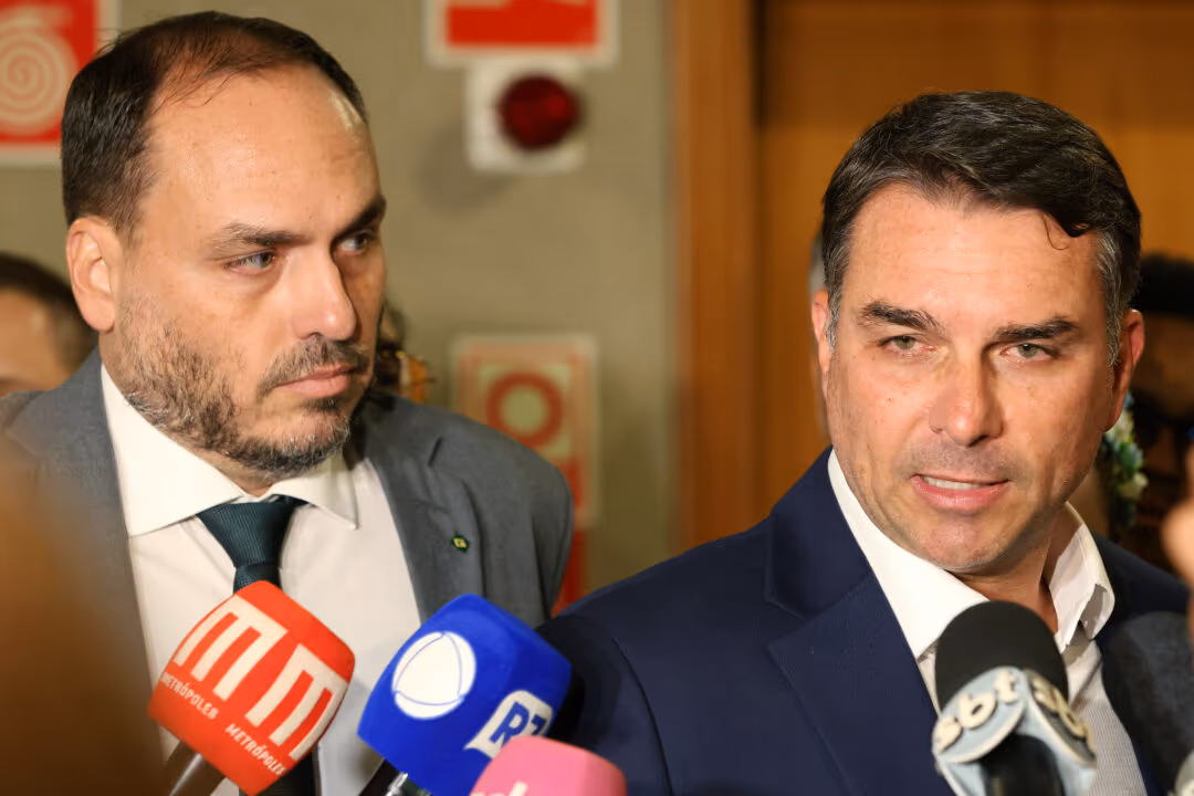 Flávio vai a SC para tentar alavancar pré-candidatura de Carluxo