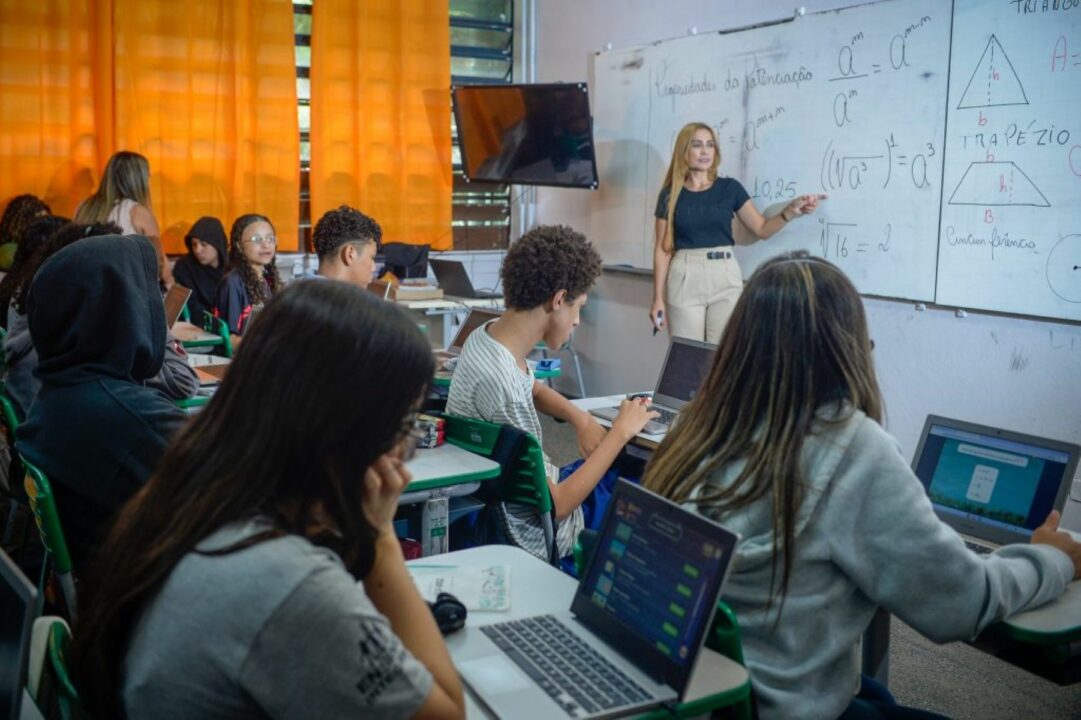 Escola estadual em SP avança 36% em matemática no Saresp