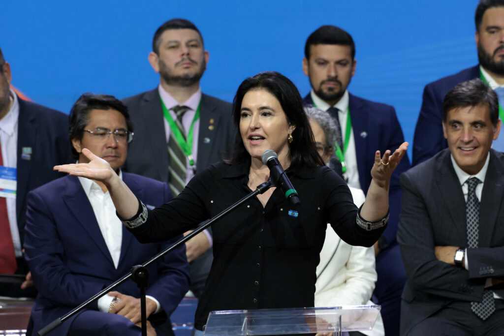 Tebet rebate Tarcísio: “Sou corintiana, não flamenguista”
