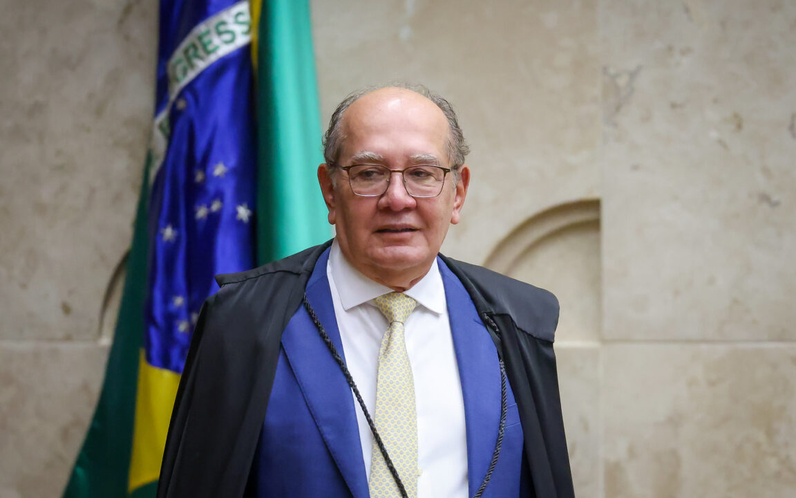 Gilmar se apresenta para o jogo