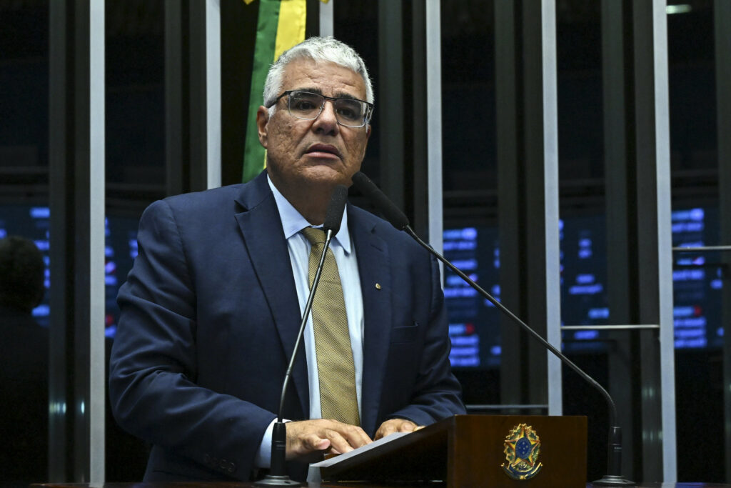 Pressão de Nikolas para pautar veto “tocou o coração” de Alcolumbre, diz Girão