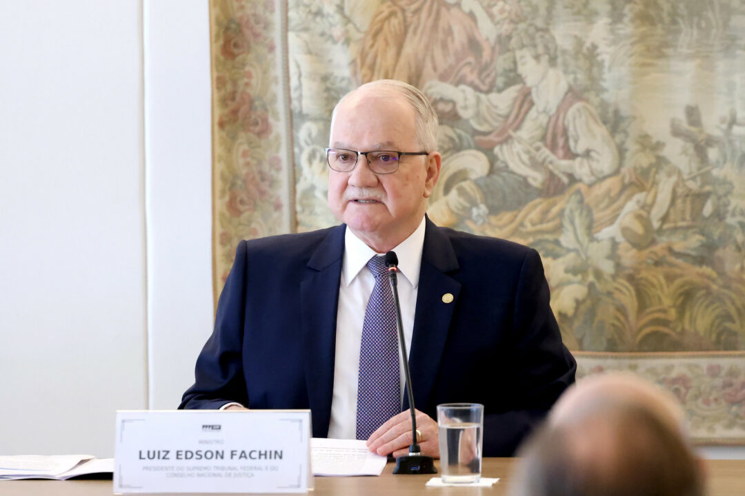 Crusoé: Os recados de Fachin aos juízes brasileiros
