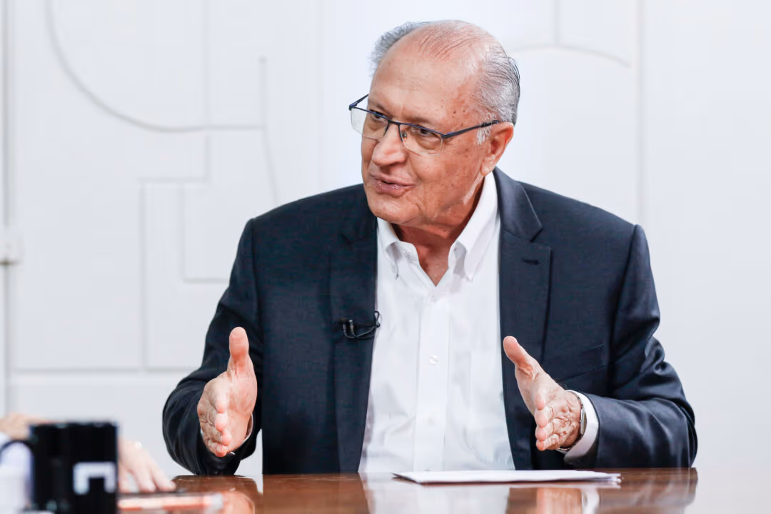 “A gente não escolhe como servir na vida pública”, diz Alckmin