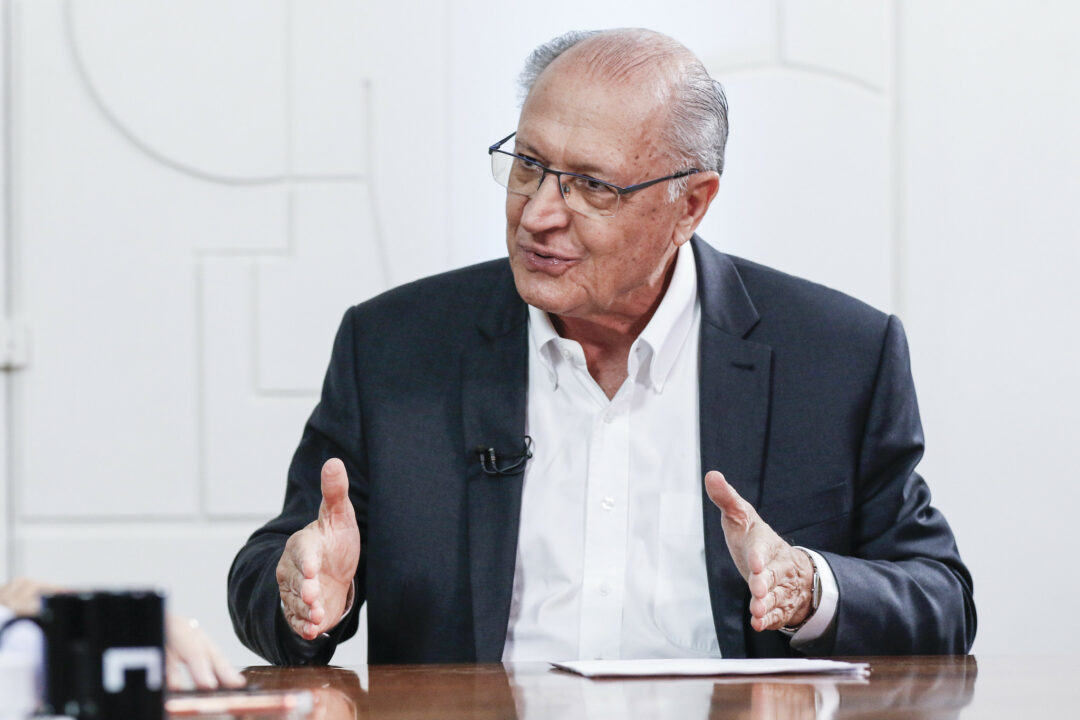 Alckmin aposta em diálogo entre Lula e Trump para explicar o PIX
