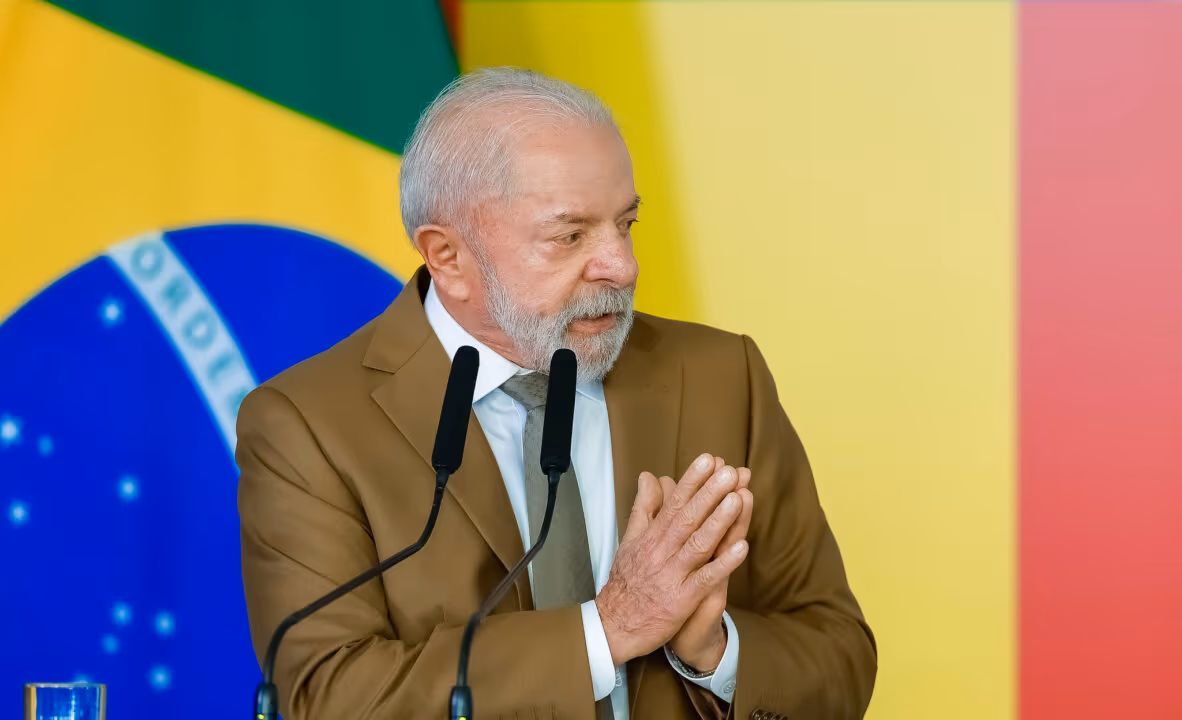 Crusoé: Lula não é mais o presidente do Brasil
