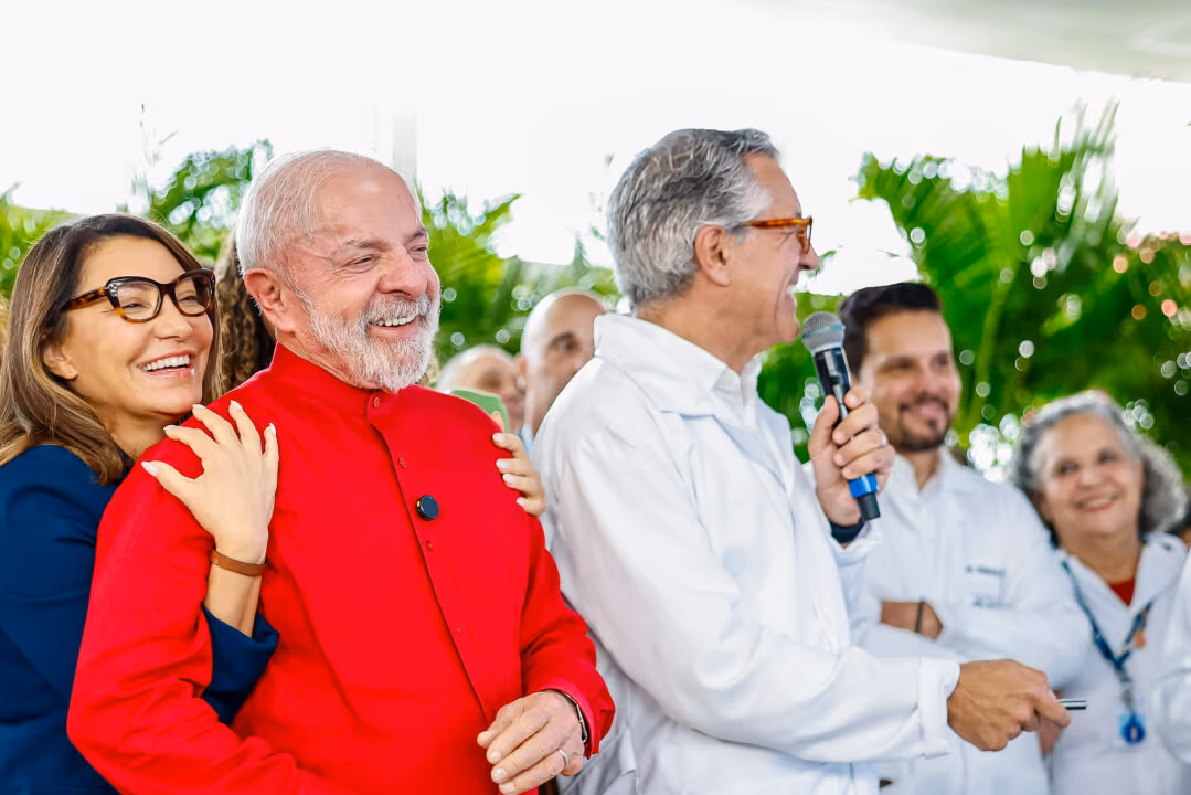 Crusoé: Lula deveria se lembrar por que Padilha teve o visto revogado