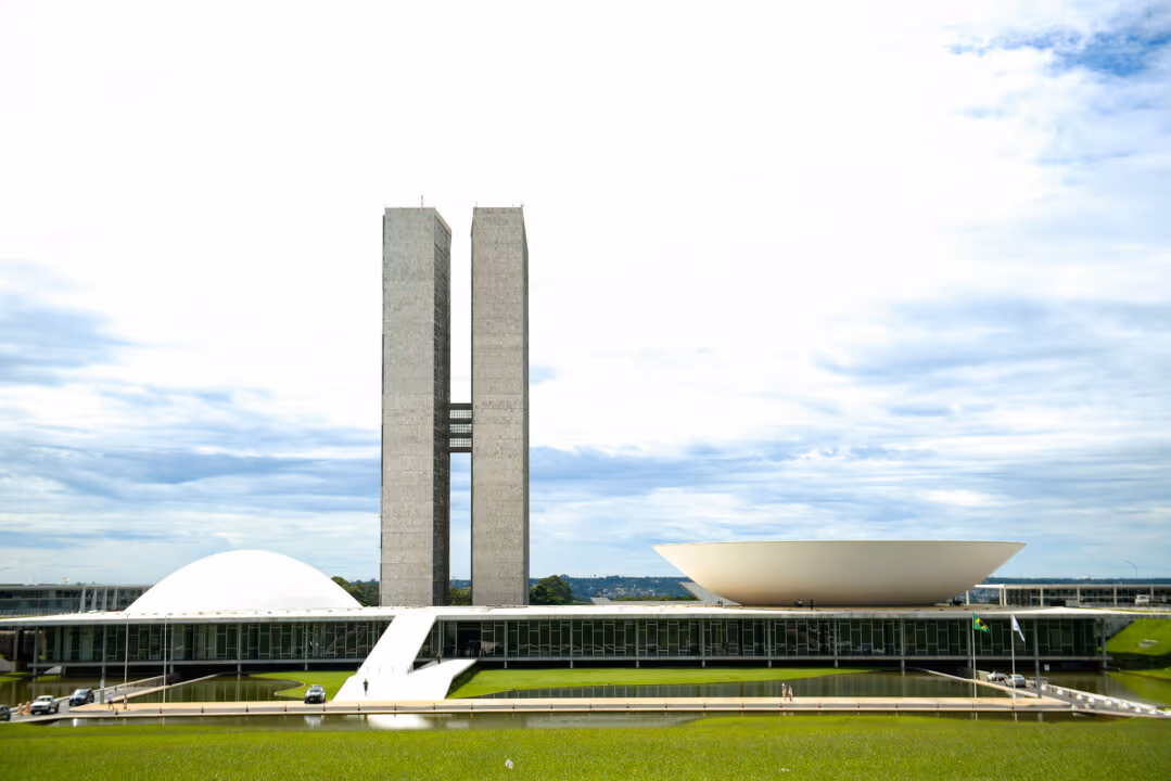Mais de 55% dos projetos do Congresso reduzem liberdade econômica