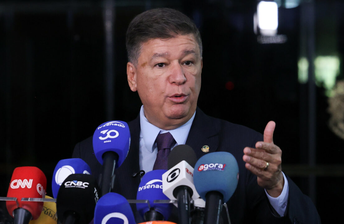 Viana exalta decisão de Mendonça contra prisão domiciliar de Vorcaro