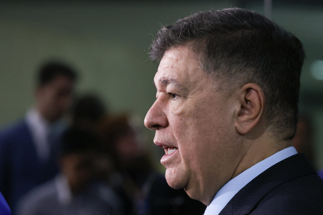 Fraude no INSS: Viana cobra informações sobre troca de delegado em investigação