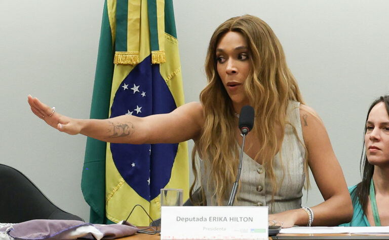 Petistas temem efeito ‘kit gay’ com Erika Hilton