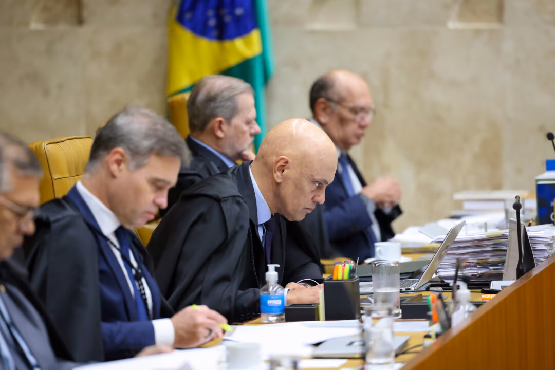 Crusoé: Proibir manifestações é mais um ato de censura de Moraes