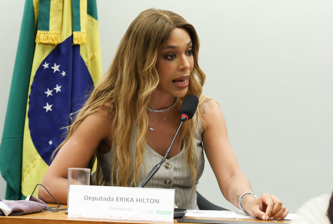 PSOL rebate cobrança de Erika Hilton por recursos