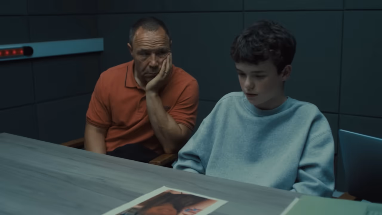 A minissérie da Netflix que virou prestígio puro e saiu do Emmy ainda maior