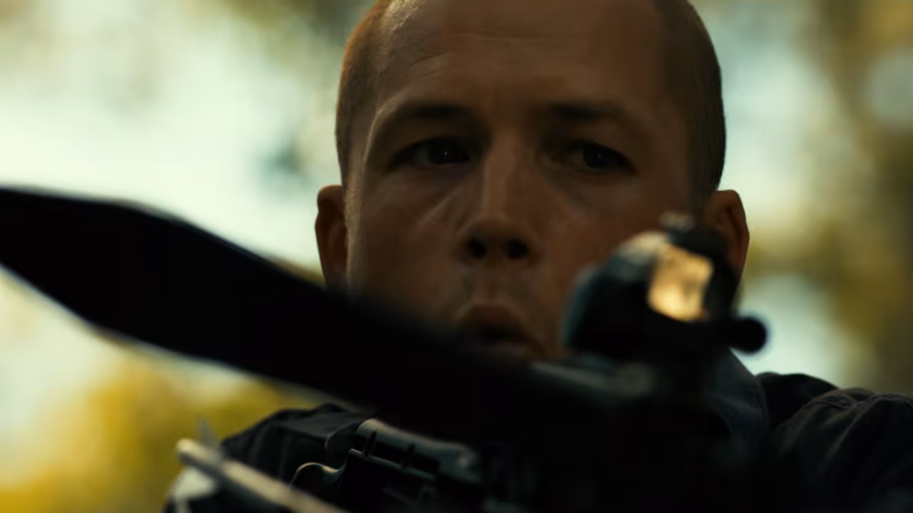 Netflix revela trailer de Ápex com Charlize Theron e Taron Egerton em duelo intenso na natureza