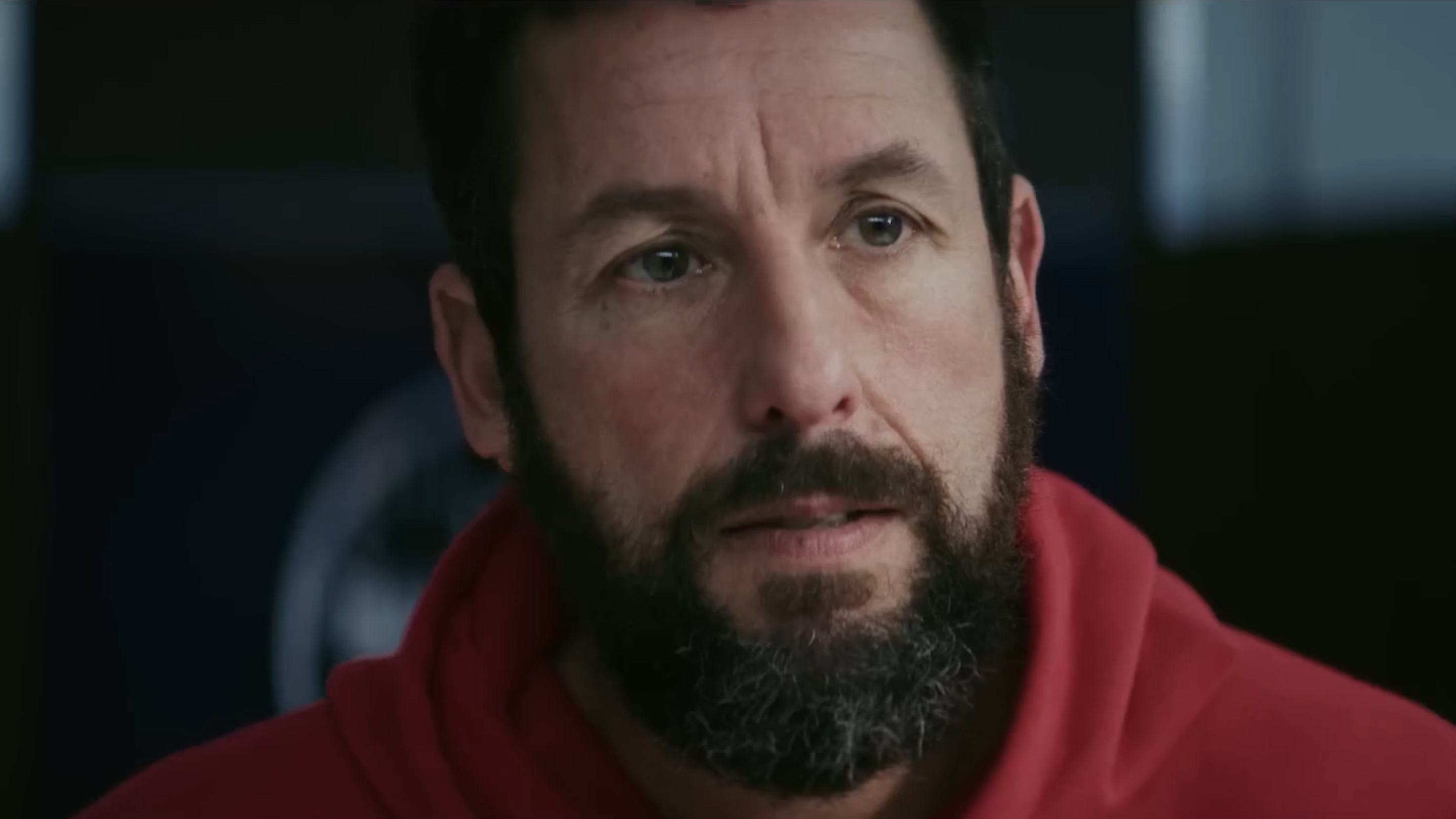 O filme da Netflix com Adam Sandler que surpreende, emociona muito e dura menos de 2 horas