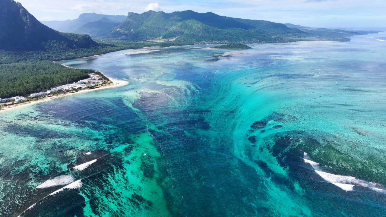 Lugares na Terra onde a gravidade não funciona e objetos parecem desafiar as leis da física