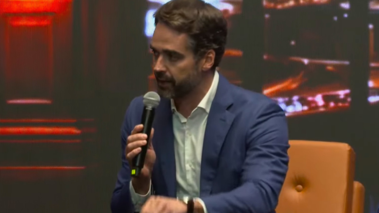 “Não adianta simplesmente querer tirar o PT do poder”, diz Leite