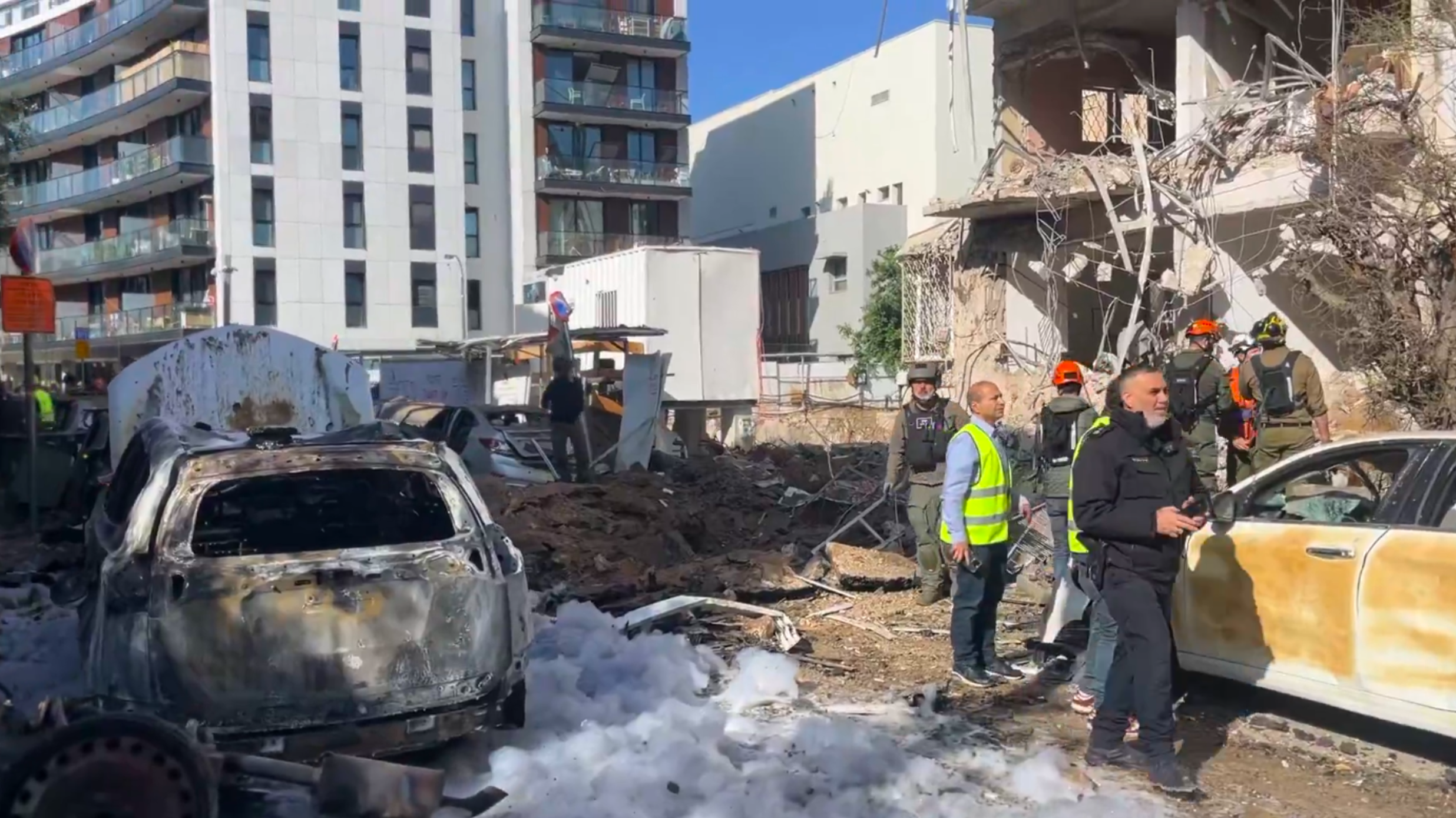 Mísseis iranianos atingem Tel Aviv e crise do petróleo se agrava