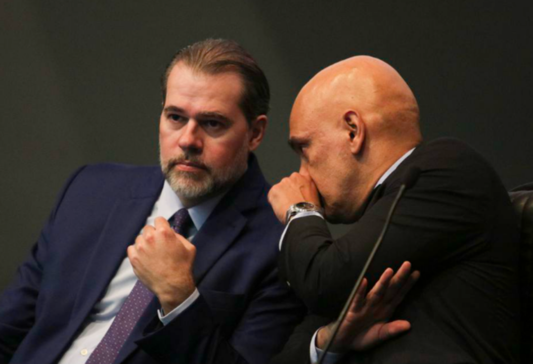 Crusoé: Por que Toffoli e Moraes ainda são ministros? Escárnio