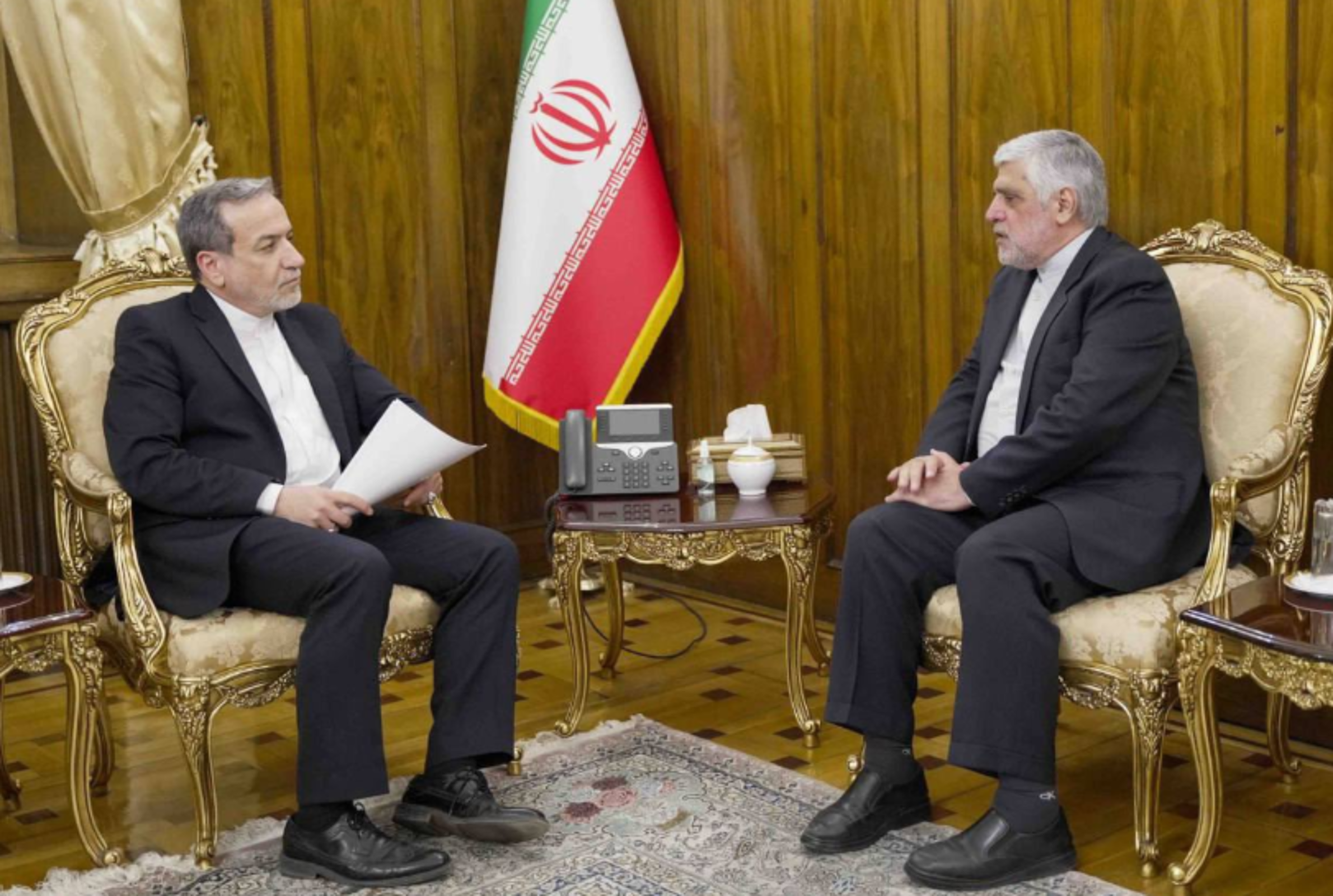 Ministro iraniano ameaça empresas dos EUA após ataques em Kharg