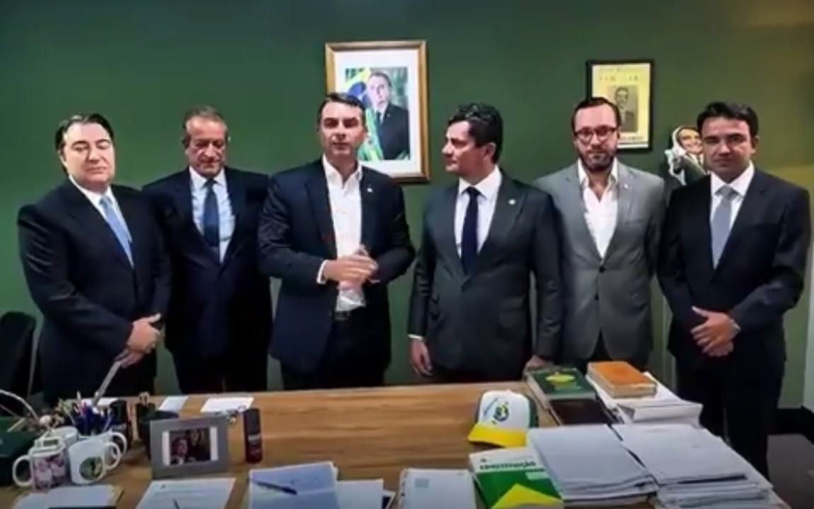 “Moro está alinhado com a gente”, diz Flávio Bolsonaro