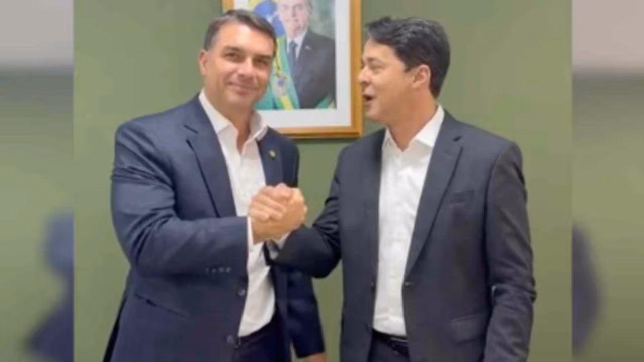 Flávio anuncia pré-candidatura de Anderson Ferreira ao Senado por PE