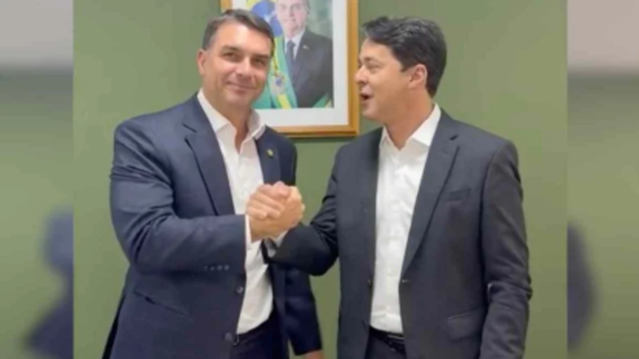 Flávio anuncia pré-candidatura de Anderson Ferreira ao Senado por PE