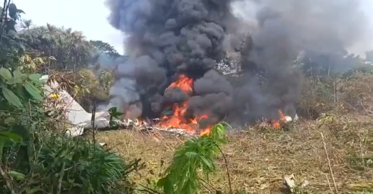 Aeronave militar cai após decolagem na Colômbia
